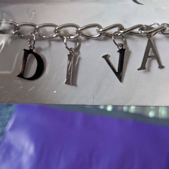 💎 DIVA Adjustable Necklace - Picture 2 of 4